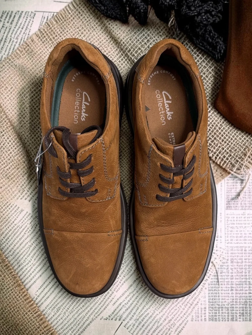 Clarks Men's Brown Leather Lace-Up Oxfords